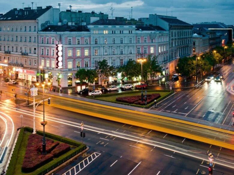 Paulay Deluxe Suites By Corall Budapest Bagian luar foto
